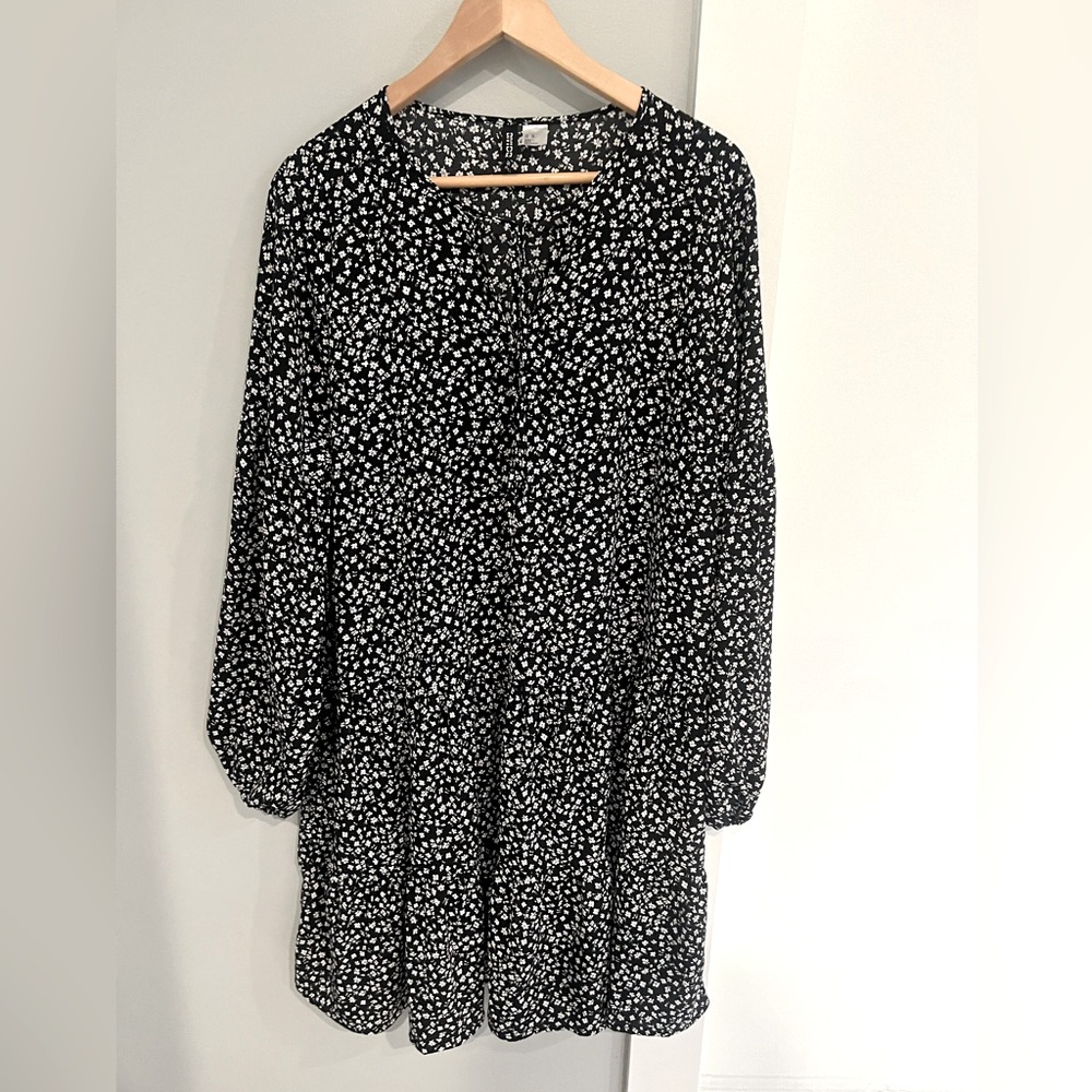H&M Black With White Flower Print Dress - Size XL
